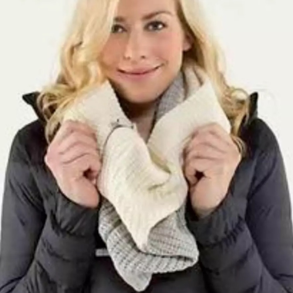 Lululemon Wool Neck warmer